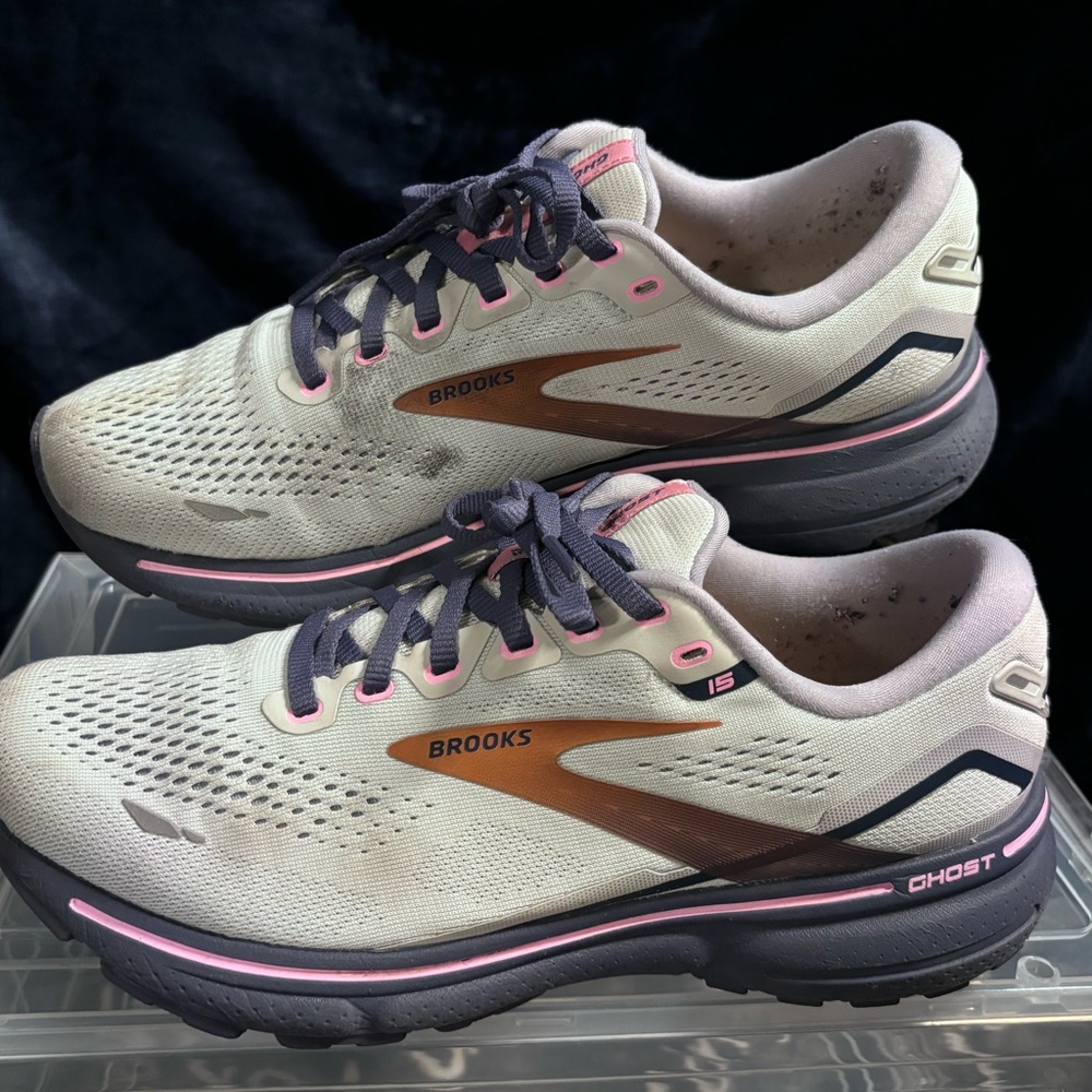 Brooks Women's Athletic Shoes - Cream and Pink